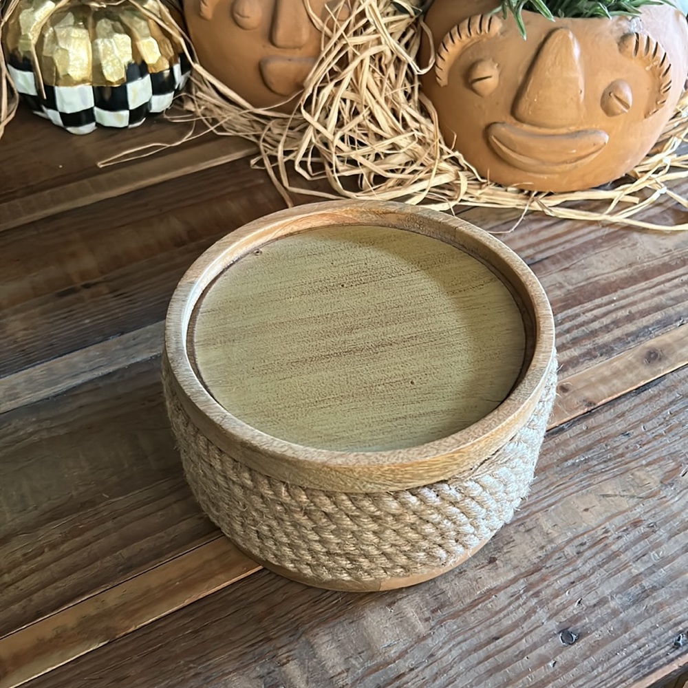 Pillar wood and rope candle stand in EC - Picture 3 of 8